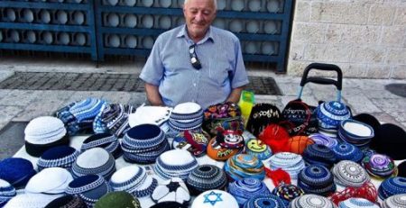 jew-oldman-selling-different-kippot