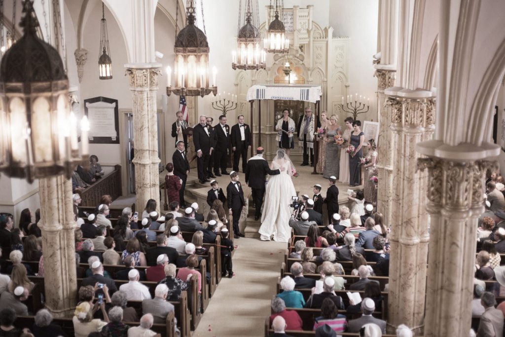wedding ceremony in synagouge
