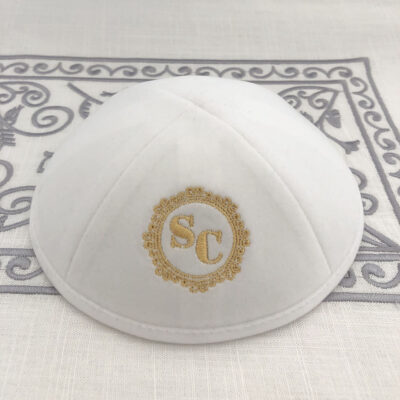 white velvet kippah outdoor view customize wedding kippot1