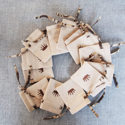 Custom embroidered candy bags for Jewish wedding ceremonies, with personalized designs to create elegant and stylish candy bags.